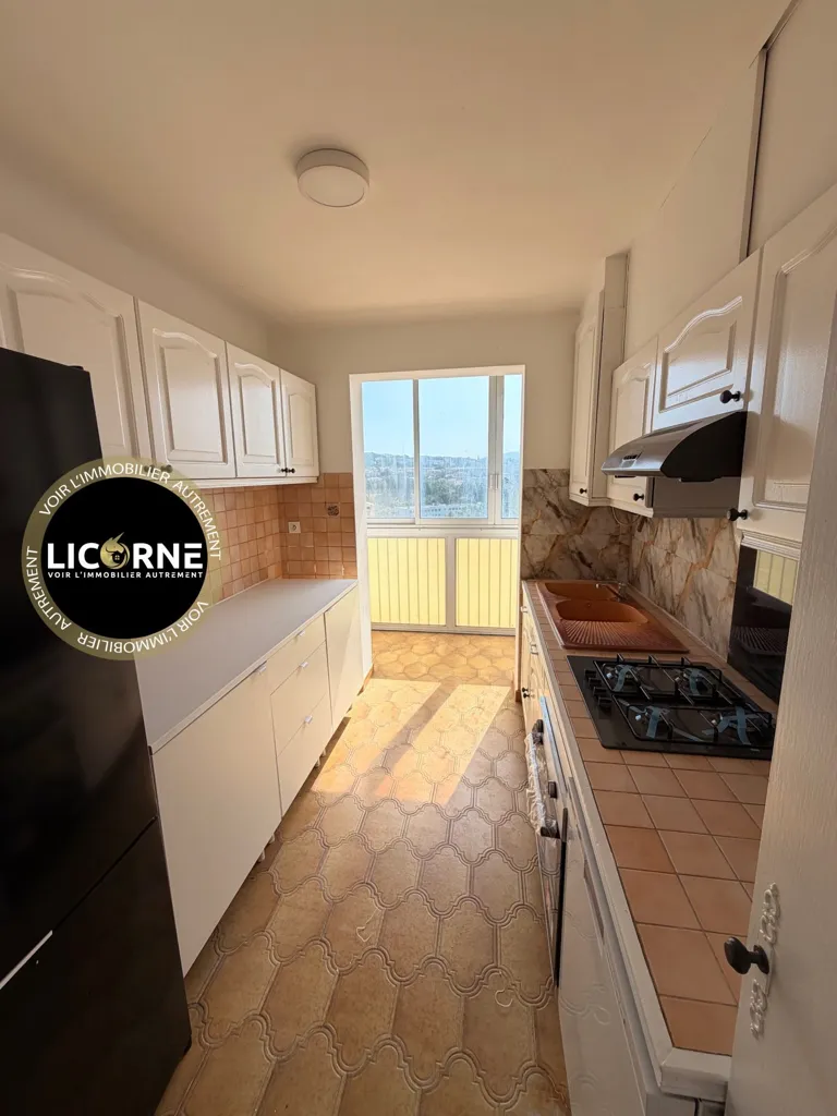 Appartement meublé avec balcon à Marseille 15ème