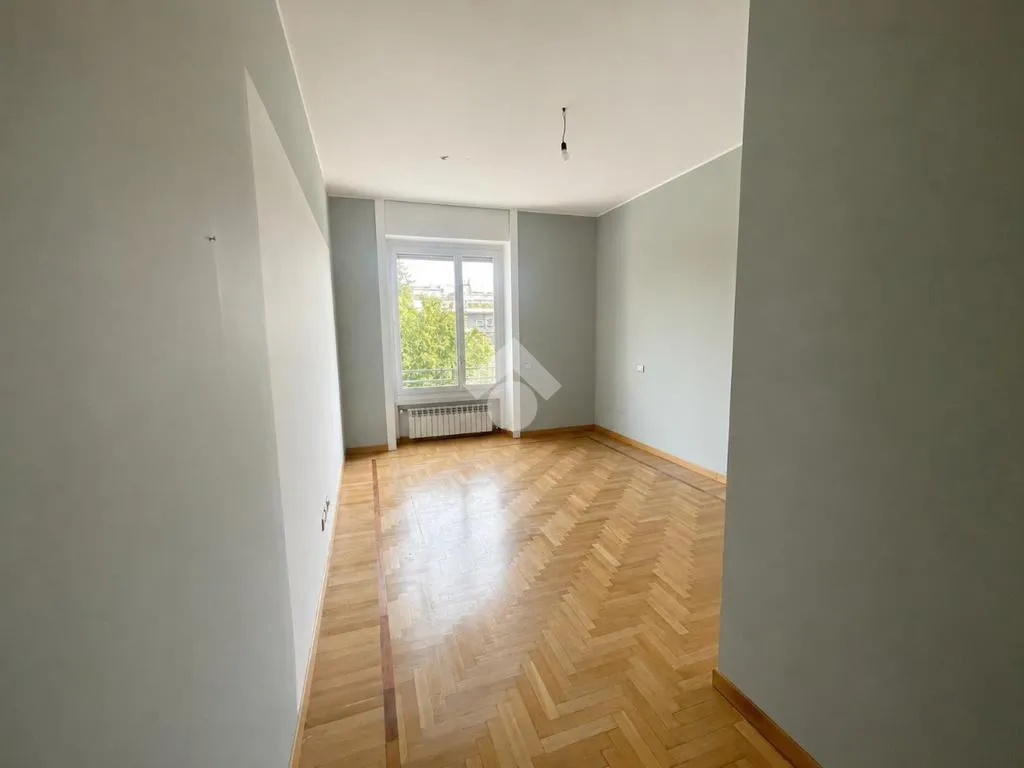 Stanze - Spacious 4-Bedroom Apartment with Terrace in Milan