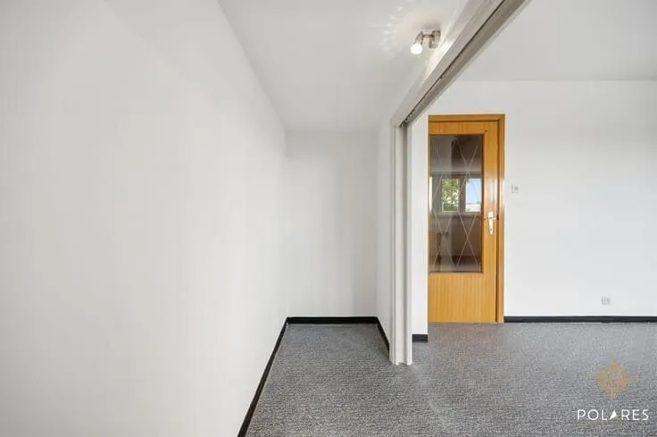 House with Separate Ground Floor Unit in Centre