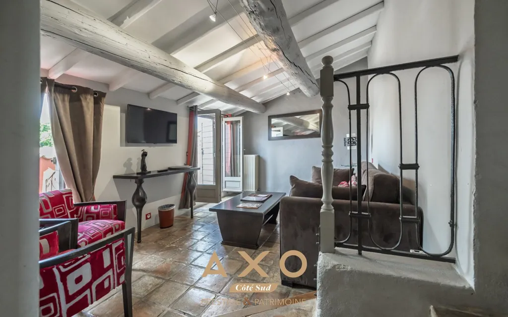 Séjour - Ensemble Immobilier d'Hébergement avec Piscine à Collias