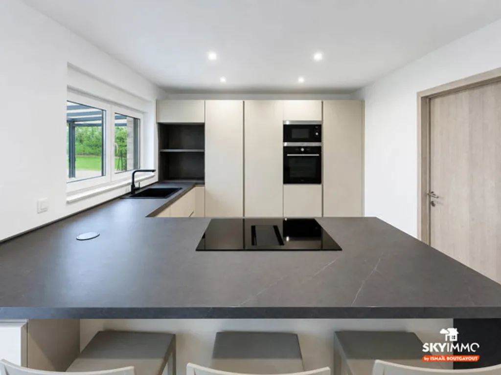 Köök - Fully Equipped 3-Fronted House with Garden in Seraing