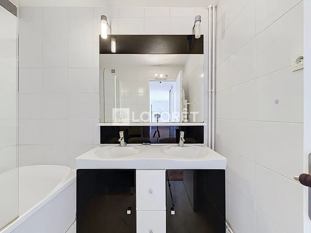 Bagni - 3-Bed Apartment with Lift in Vésinet Centre