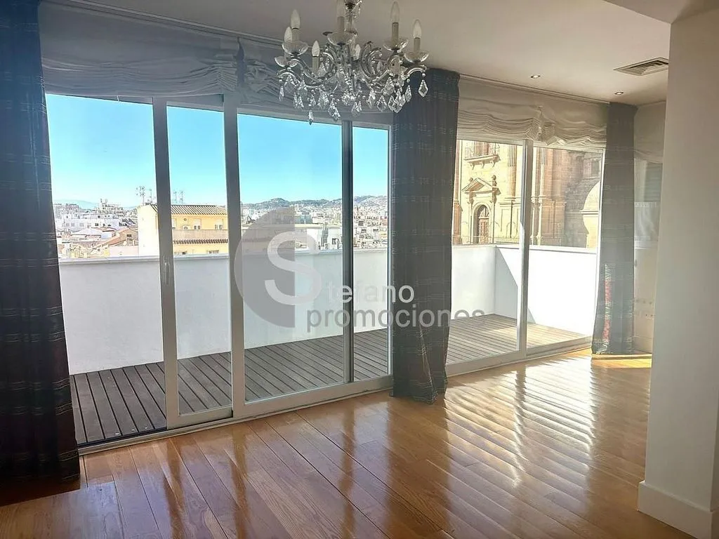 Balcone - Duplex Penthouse with Cathedral Views in Málaga