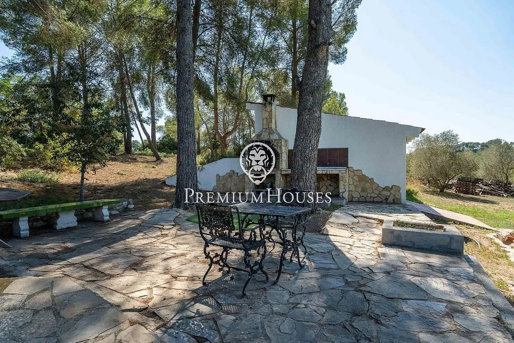 Terrass - Luxury Farmhouse with Pool near Catllar
