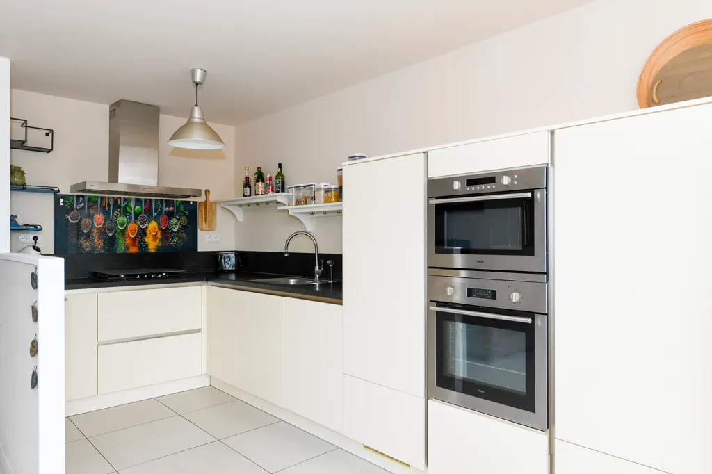 Cuisine - Corner Flat with Balcony in Schothorst