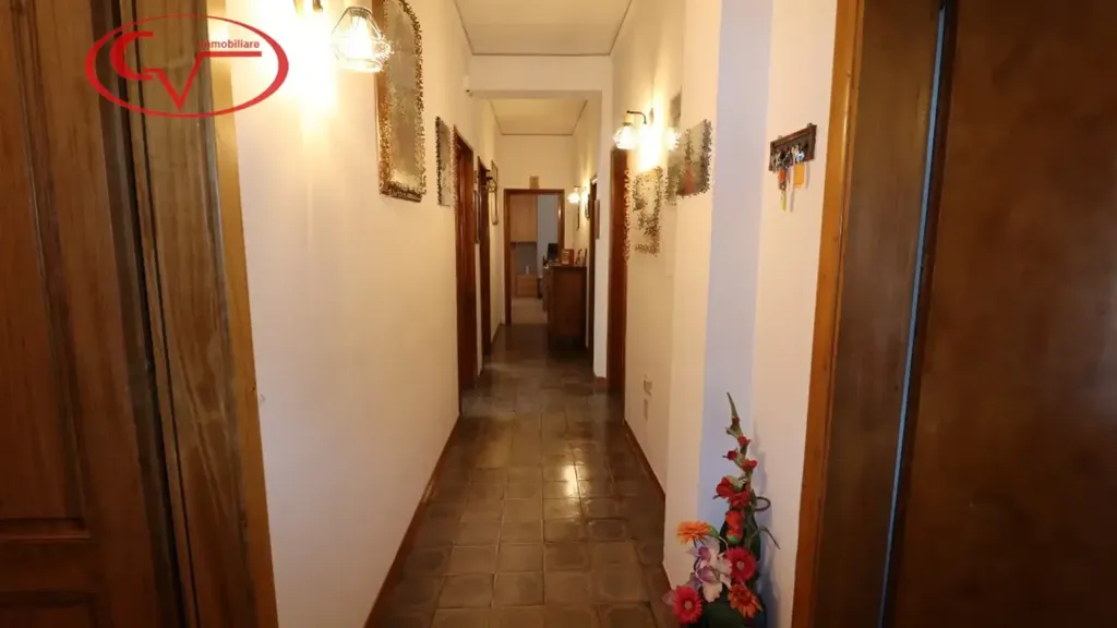 Entrée - Semi-Independent Apartment with Garage in Montevarchi