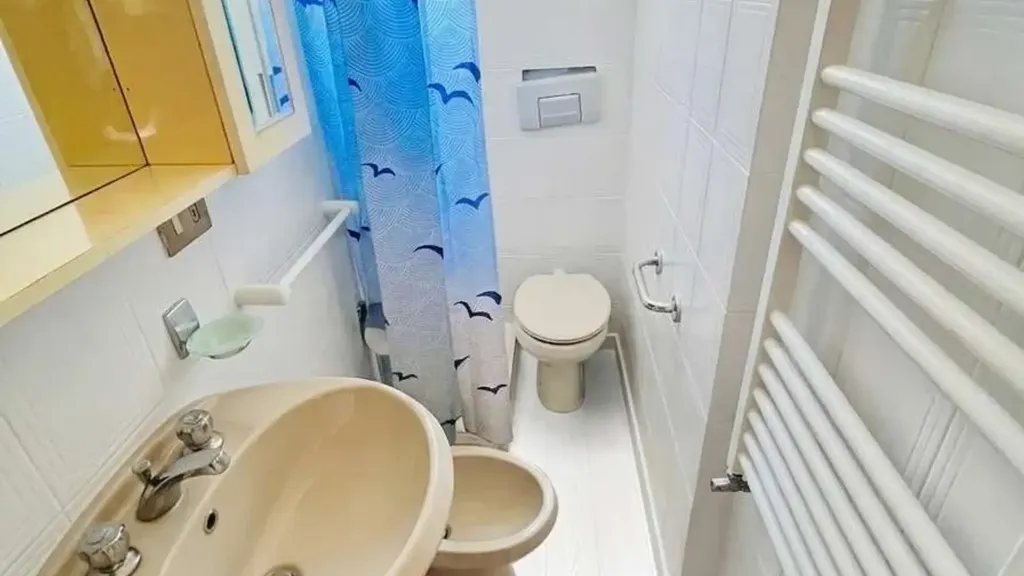 Bagni - Furnished Flat with Parking in Bollate