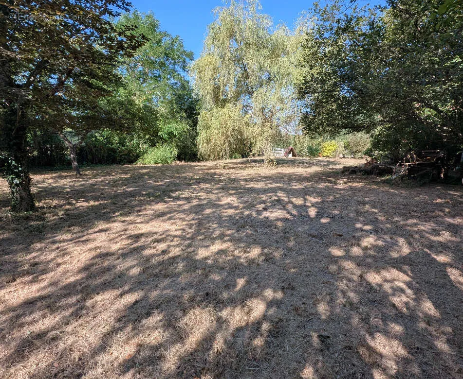 Jardin - Longère avec Dépendance dans la Forêt de Tronçais