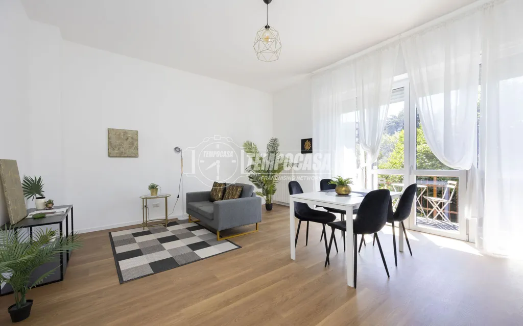 Soggiorno - Fully Rented Flat with Balcony in Milan