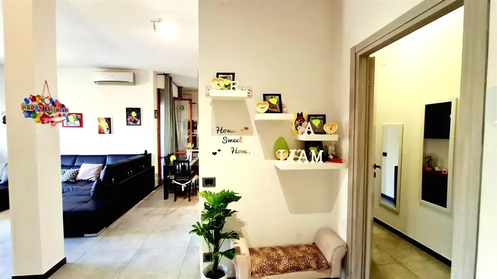 Esik - Rustic Apartment with Private Garden in Lastra a Signa