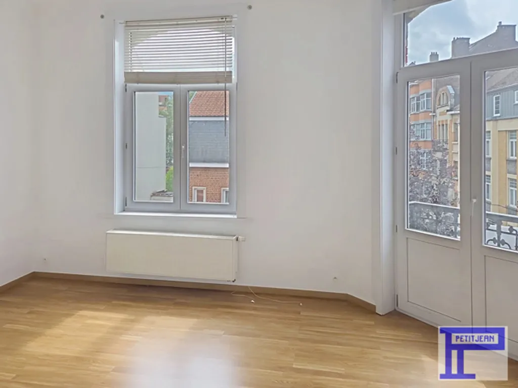 Pièces - Duplex Rénové près des Institutions Européennes
