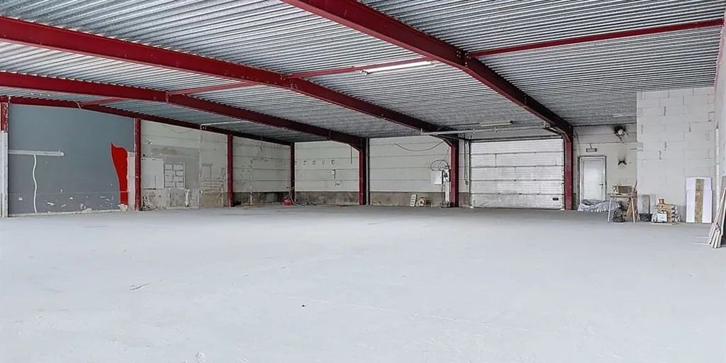 Toad - Commercial Space with Parking near Messancy-Arlon