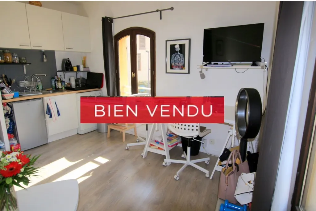 Kitchen - Studio with Kitchenette near Cours Mirabeau, Aix-en-Provence