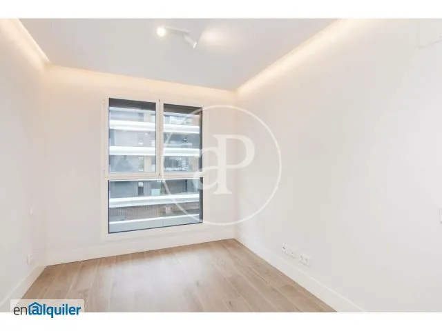 Toad - Modern Flat with Pool in Arganzuela, Madrid