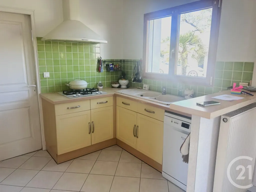 Cuisine - Maison de 4 Pièces avec Terrasse et Terrain à Pornic