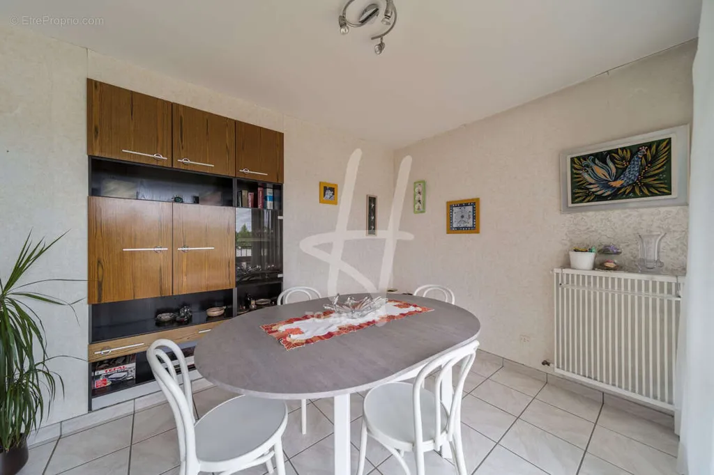 Söögituba - Apartment with Balcony in Metz