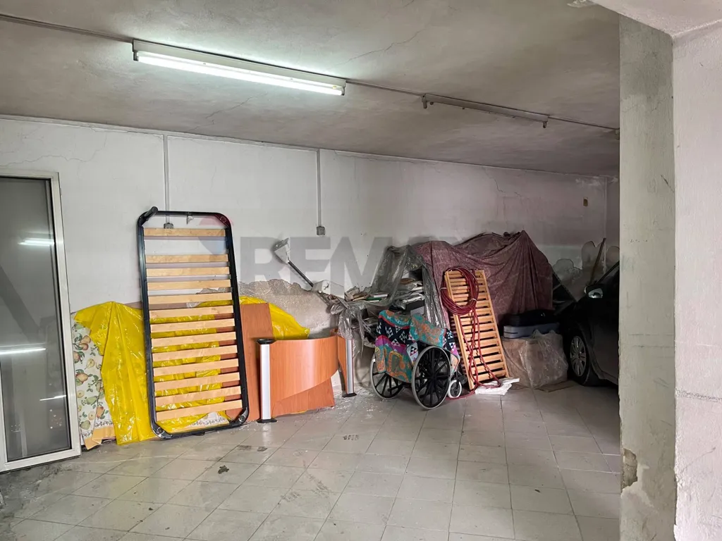 Garage - Garage/Storage in Mineo with Multiple Entrances