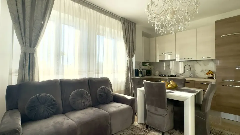 Séjour - Rear-Facing Apartment with Balcony in Cinisello Balsamo