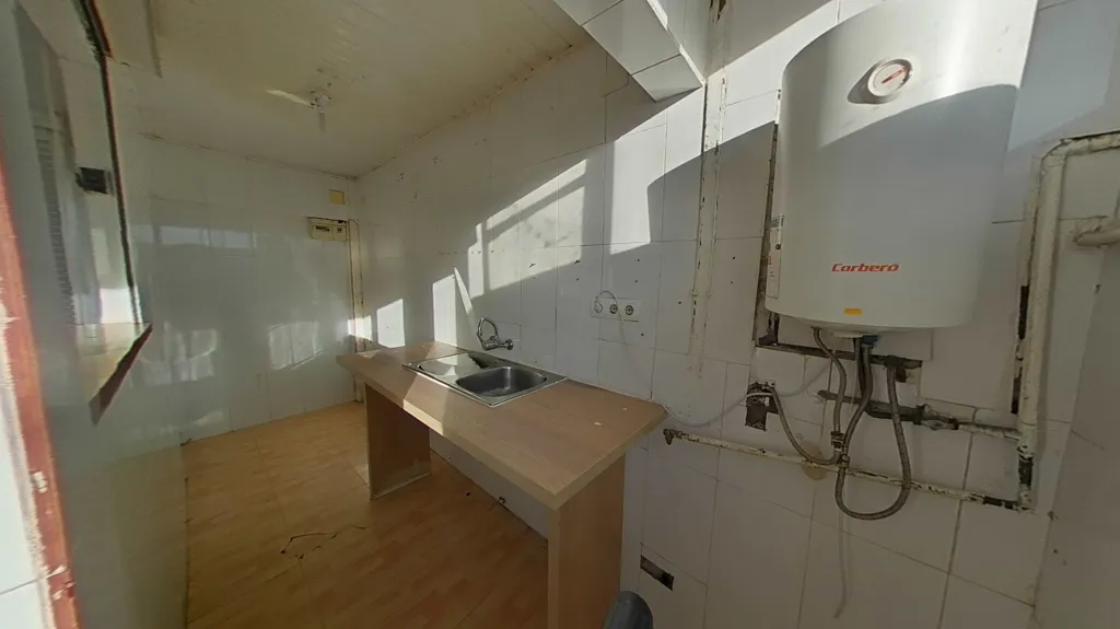 Cuisine - Flat with Parquet Floors in Badalona