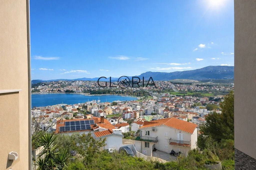 Balcone - 2-Bedroom Apartment with Panoramic View in Podstrana