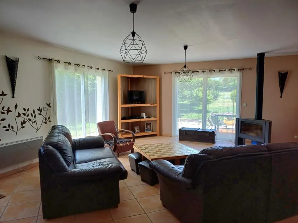 Elutuba - Detached House with Garden in Sansais