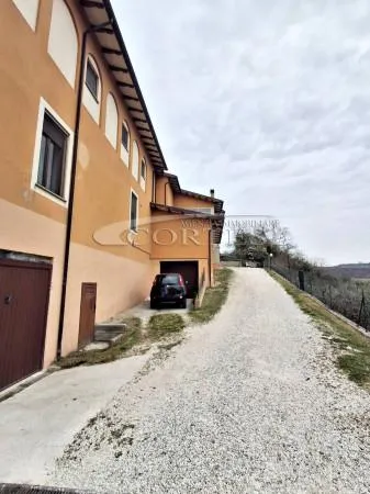 Välivaade - Restored Apartment in Historic Villa, Perugia