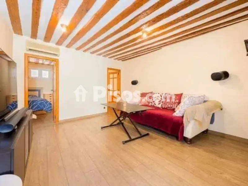 Soggiorno - Bright Apartment with Balcony in Malasaña