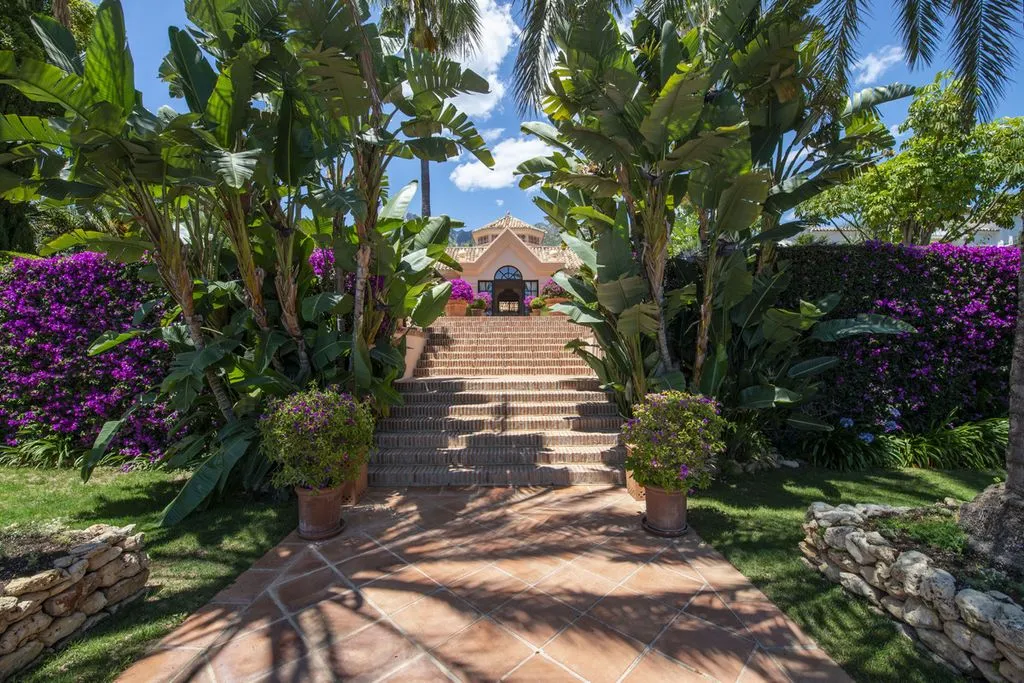 Jardin - Luxury Villa with Infinity Pool in Sierra Blanca