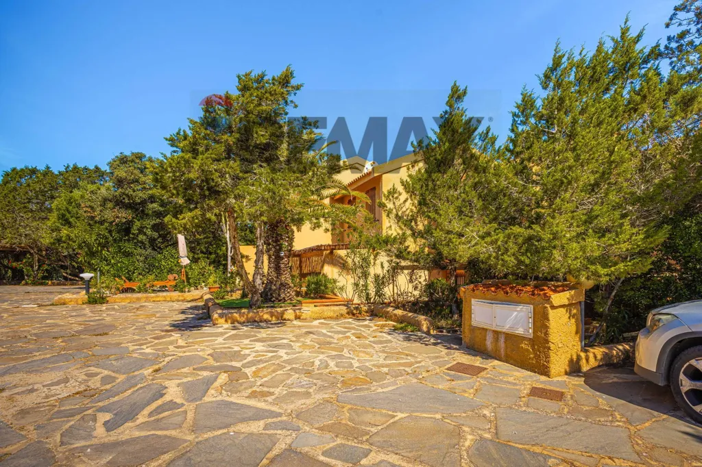 Exterior - B&B Apartment with Terrace in Stintino