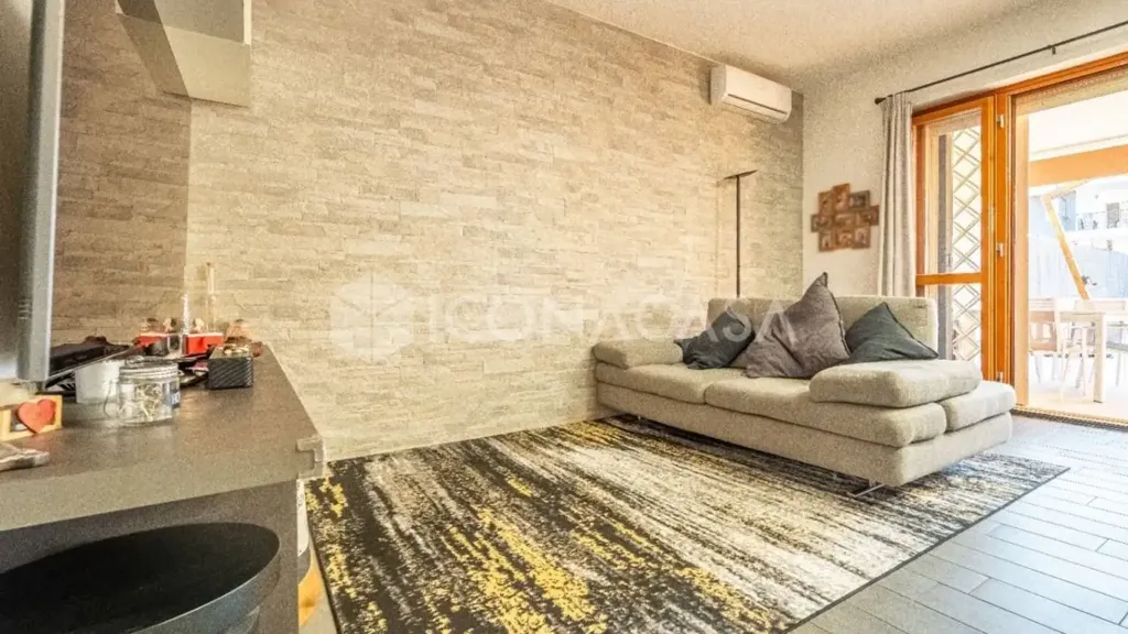 Living Room - Triplex with Large Terrace in Ciampino