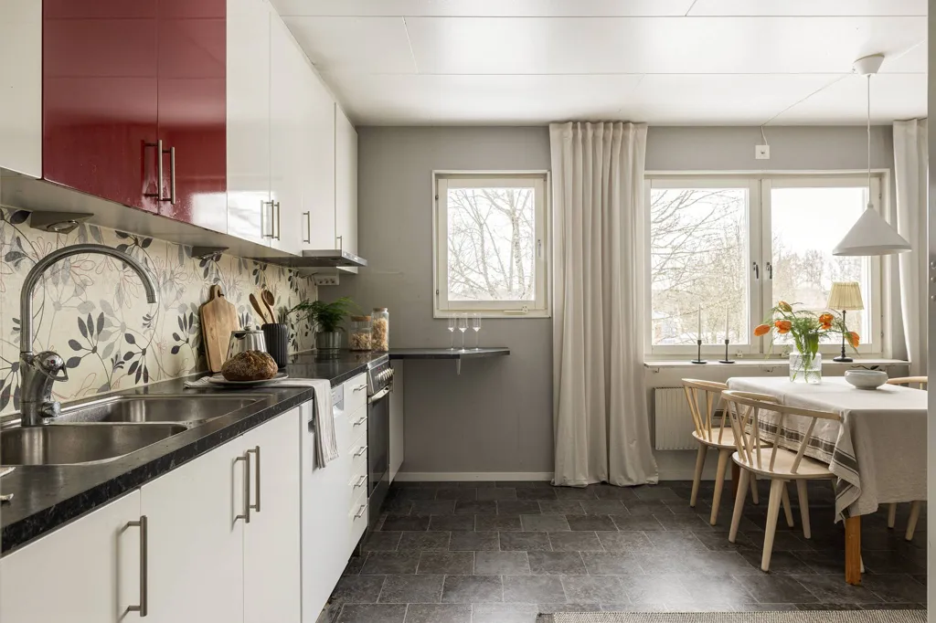 Cucina - Apartment with Upper Floor in Östra Porten