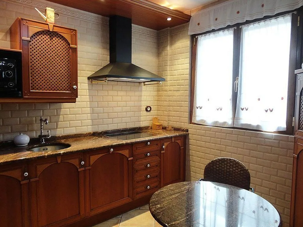 Cuisine - Adosado with Rustic Decor in Riocavado de la Sierra