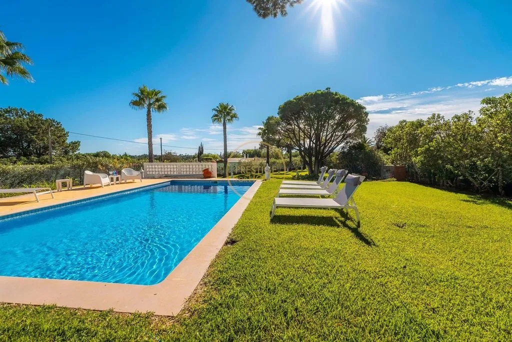 Bassein - Luxury Villa with Pool in Quarteira