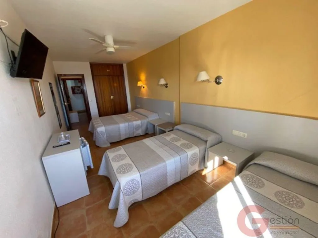 Chambres - Beachfront Hostel in Almuñécar