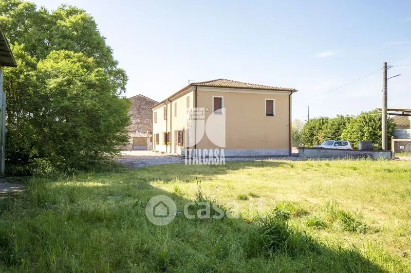 Jardin - Rustic Farmhouse with Garden in Roverbella