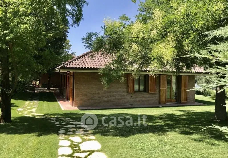 Aed - Semi-Independent Villa with Garden in Ancona