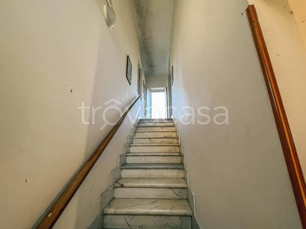 Pièces - Rustic Villa to Renovate with Panoramic Terrace in Configni
