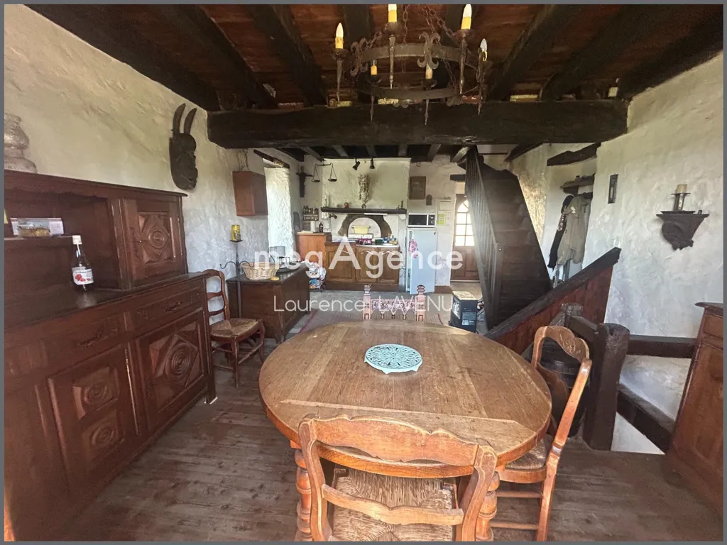 Salle à manger - Maison Atypique en Pierre à Chavin