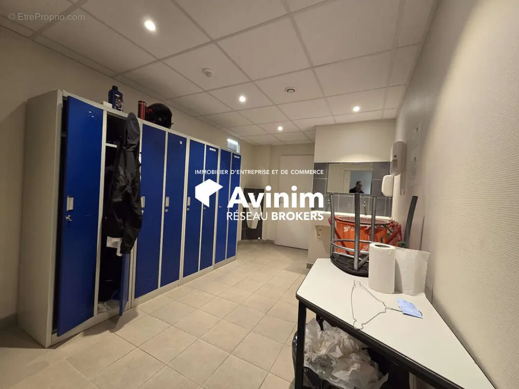 Lavanderia - Industrial Unit with Reserve Land in Seynod
