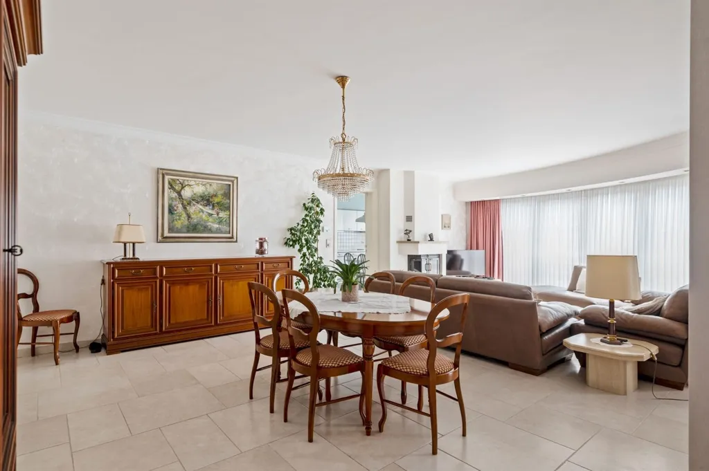 Salle à manger - Appartement Spacieux avec Terrasse à Deurne