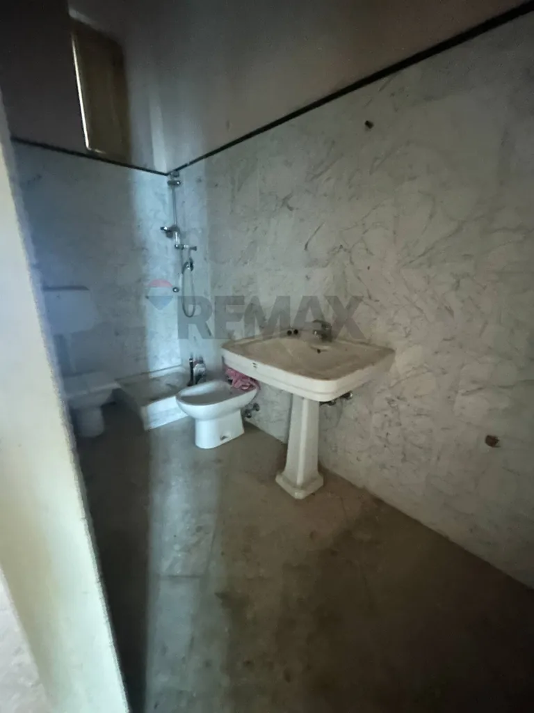 Bathrooms - Apartment with Balcony in Caltanissetta