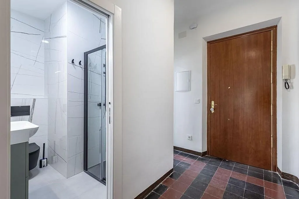 Vannitoad - Renovated Flat with Urban Views in Granada
