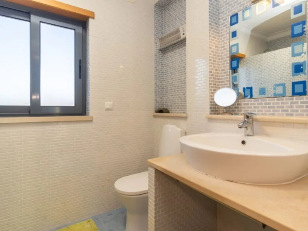 Vannitoad - Luxury House with Pool in Setúbal