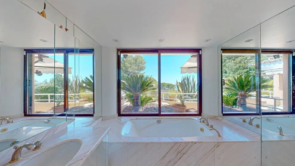 Vannitoad - Luxury Villa with Sea View in Cannes