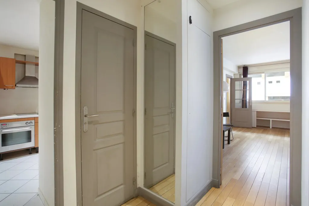 Entrée - Appartement avec Vue Sud-Est au 16e Arrondissement
