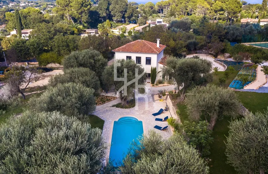 Õhuvaade - Villa with Pool in Mougins