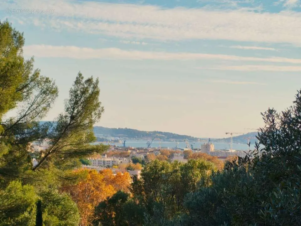 Buildable Plot with Garden in Toulon