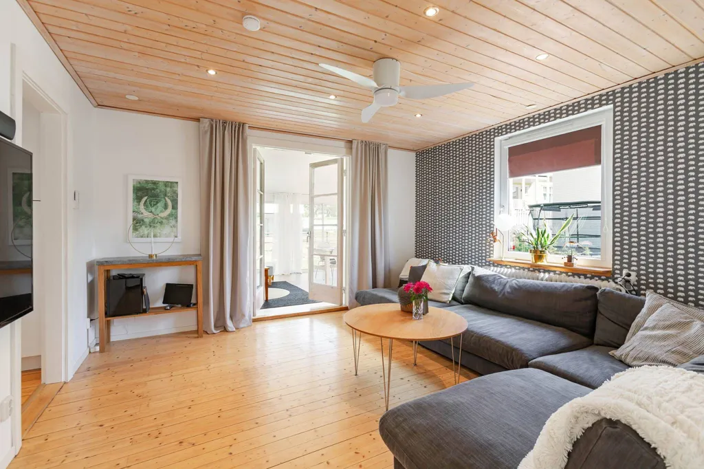 Elutuba - Villa with Lake View in Jönköping