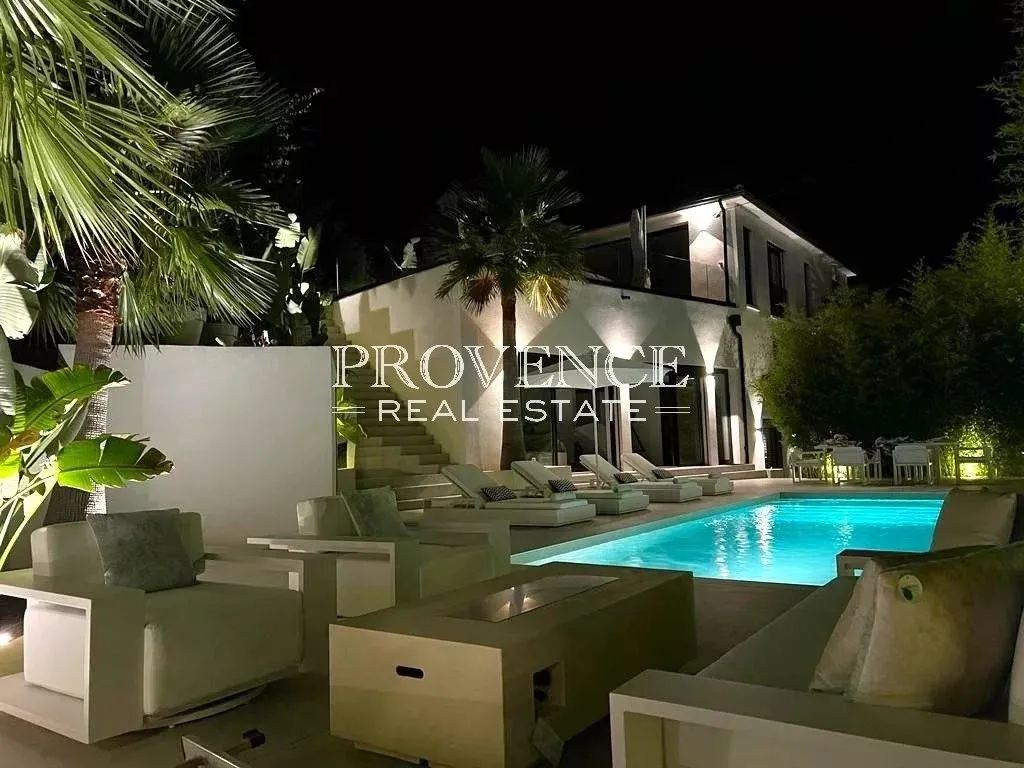 Bassein - Luxury Villa with Pool in Marseille
