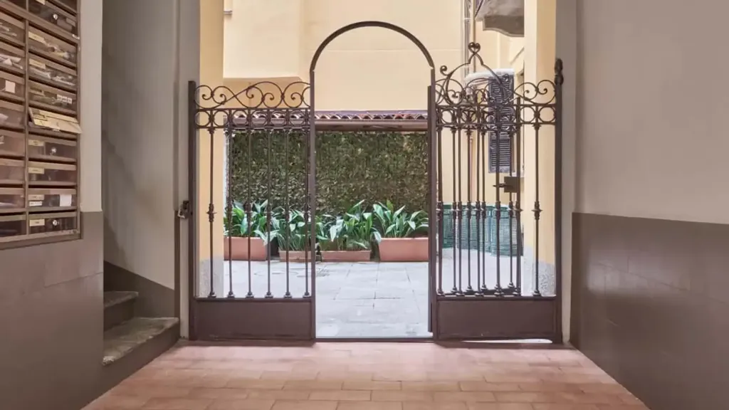 hallway_entrance